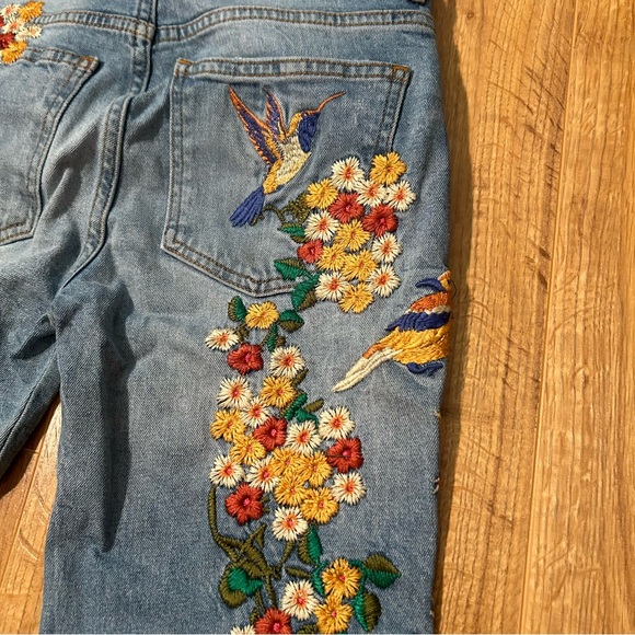 RARE Free People embroidered jeans - Picture 2 of 6
